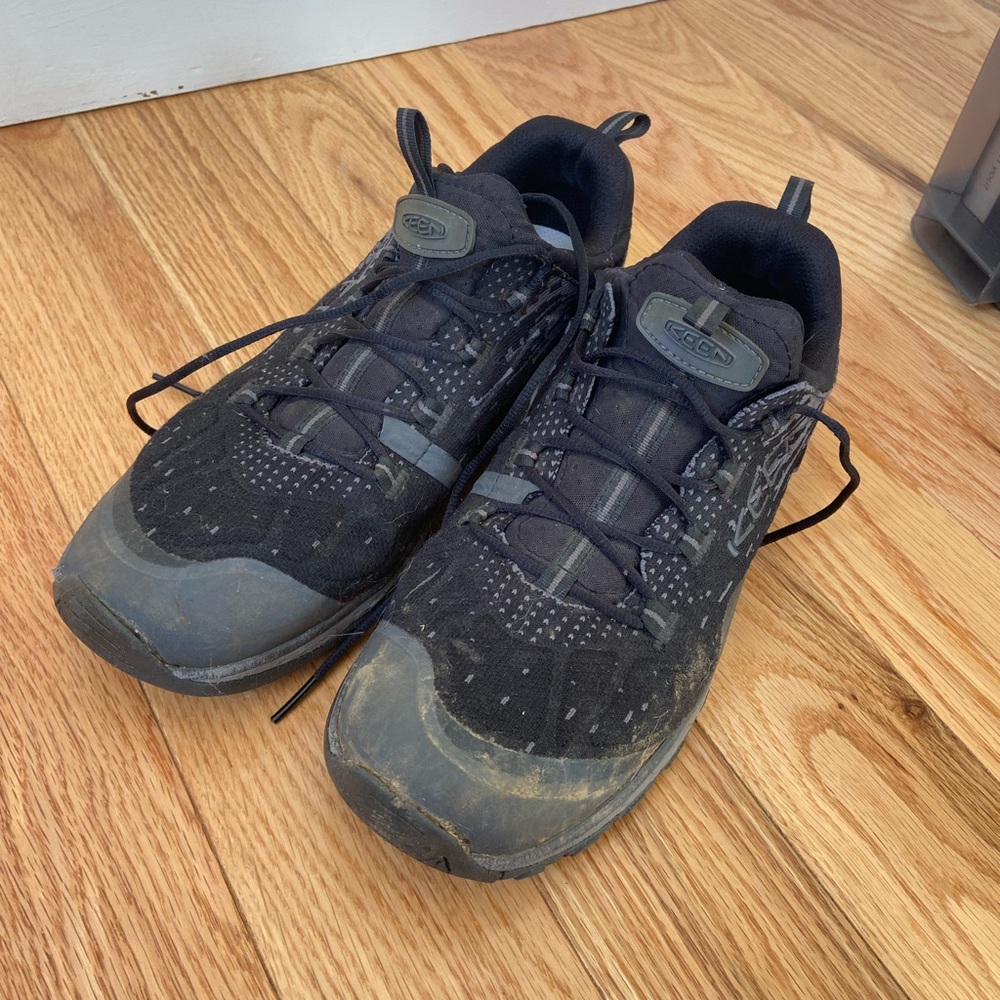 Keen womens hiking shoe